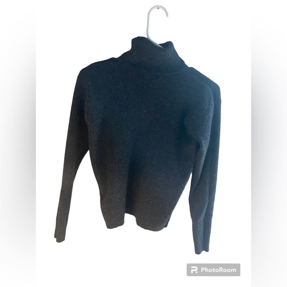 Revue 100% Merino Wool Gray Sweater